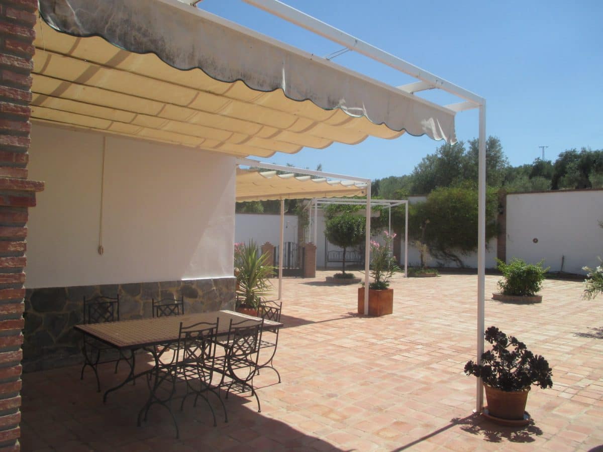 6 soveværelse Finca/Landehus til salg i Olvera med swimmingpool - € 450.000 (Ref: 5130539)