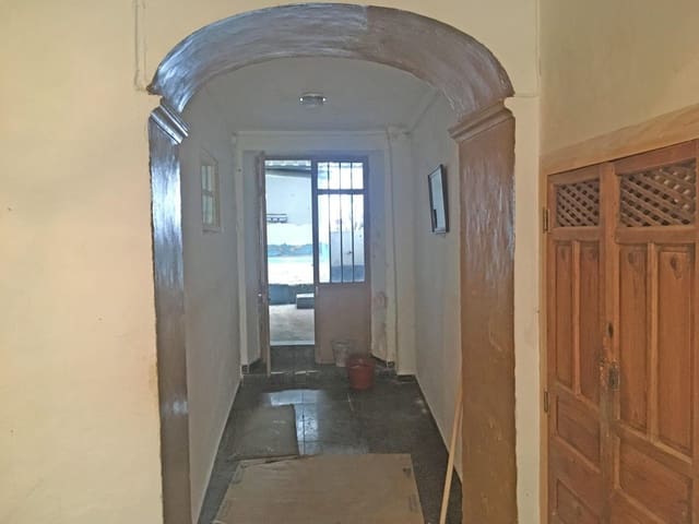 4 bedroom Townhouse for sale in Olvera - € 51,000 (Ref: 5941004)