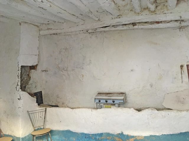 4 bedroom Townhouse for sale in Olvera - € 51,000 (Ref: 5941004)