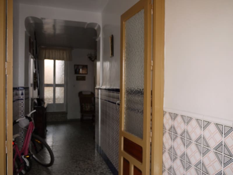 Casa de 4 habitaciones en Olvera en venta - 66.000 € (Ref: 6077106)