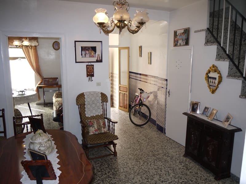 Casa de 4 habitaciones en Olvera en venta - 66.000 € (Ref: 6077106)