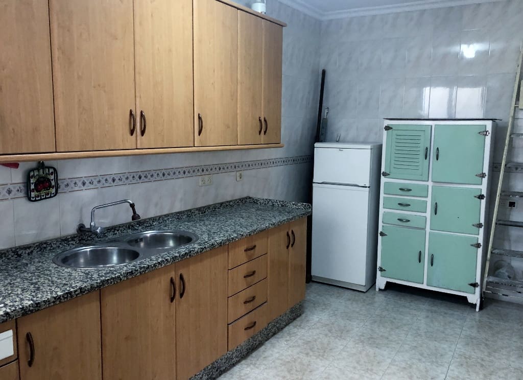 4 sypialnia Dom na sprzedaż w Olvera - 65 000 € (Ref: 6228895)