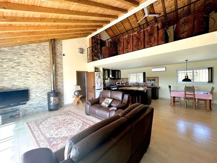 6 sypialnia Finka/Dom wiejski na sprzedaż w Montoro z basenem garażem - 295 000 € (Ref: 6230732)