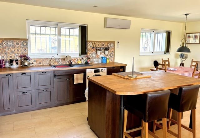 6 slaapkamer Finca/Landhuis te koop in Montoro met zwembad garage - € 295.000 (Ref: 6230732)