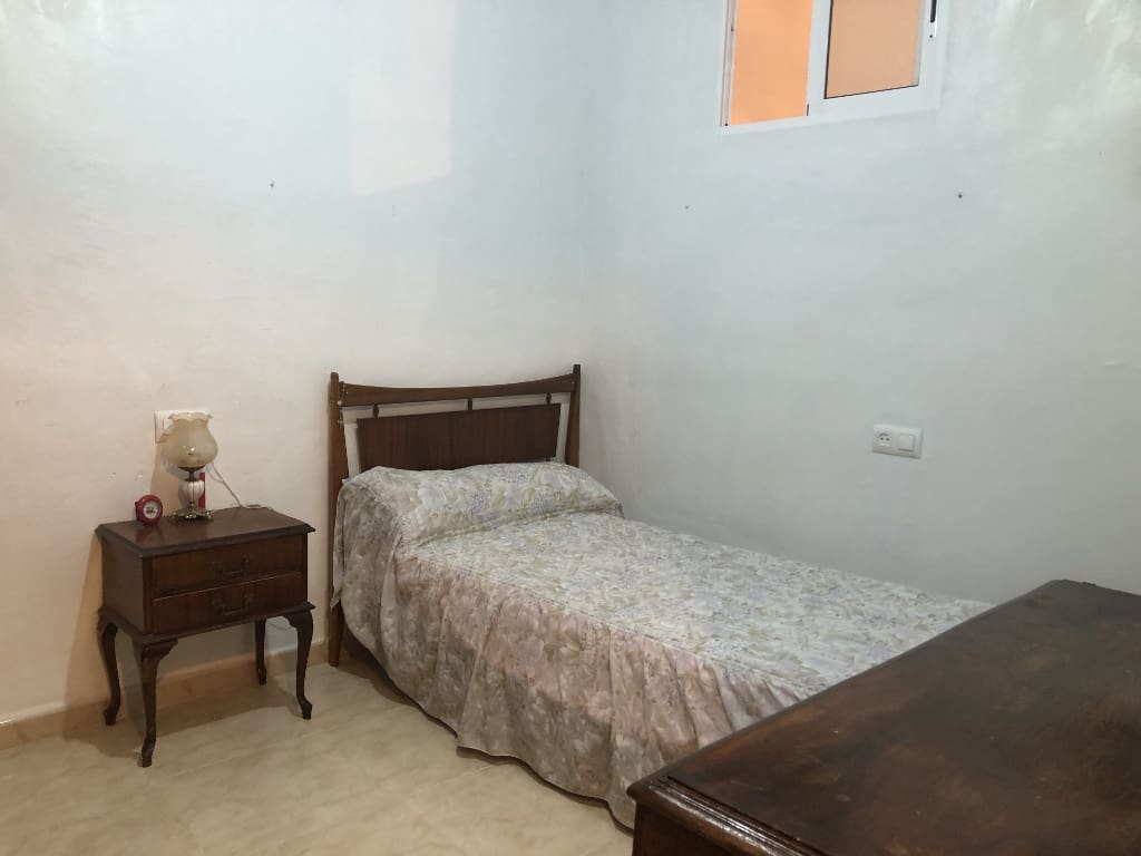 4 bedroom Townhouse for sale in Olvera - € 62,000 (Ref: 6382285)