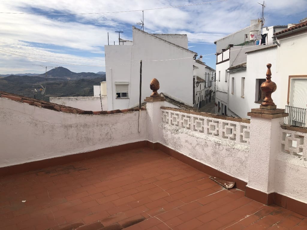 4 bedroom Townhouse for sale in Olvera - € 62,000 (Ref: 6382285)