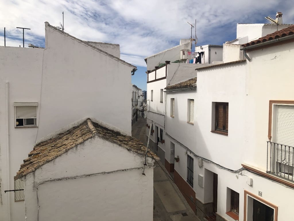 4 bedroom Townhouse for sale in Olvera - € 62,000 (Ref: 6382285)