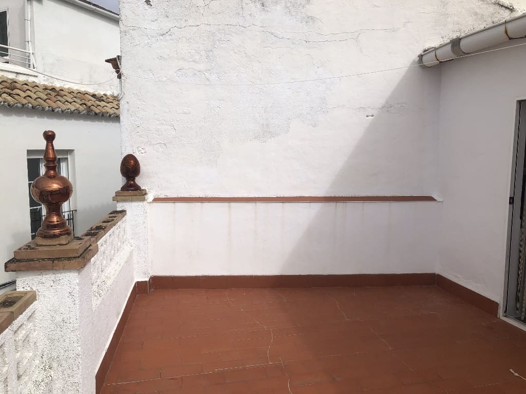 4 bedroom Townhouse for sale in Olvera - € 62,000 (Ref: 6382285)
