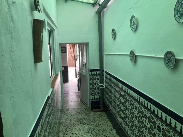 4 bedroom Townhouse for sale in Olvera - € 62,000 (Ref: 6382285)