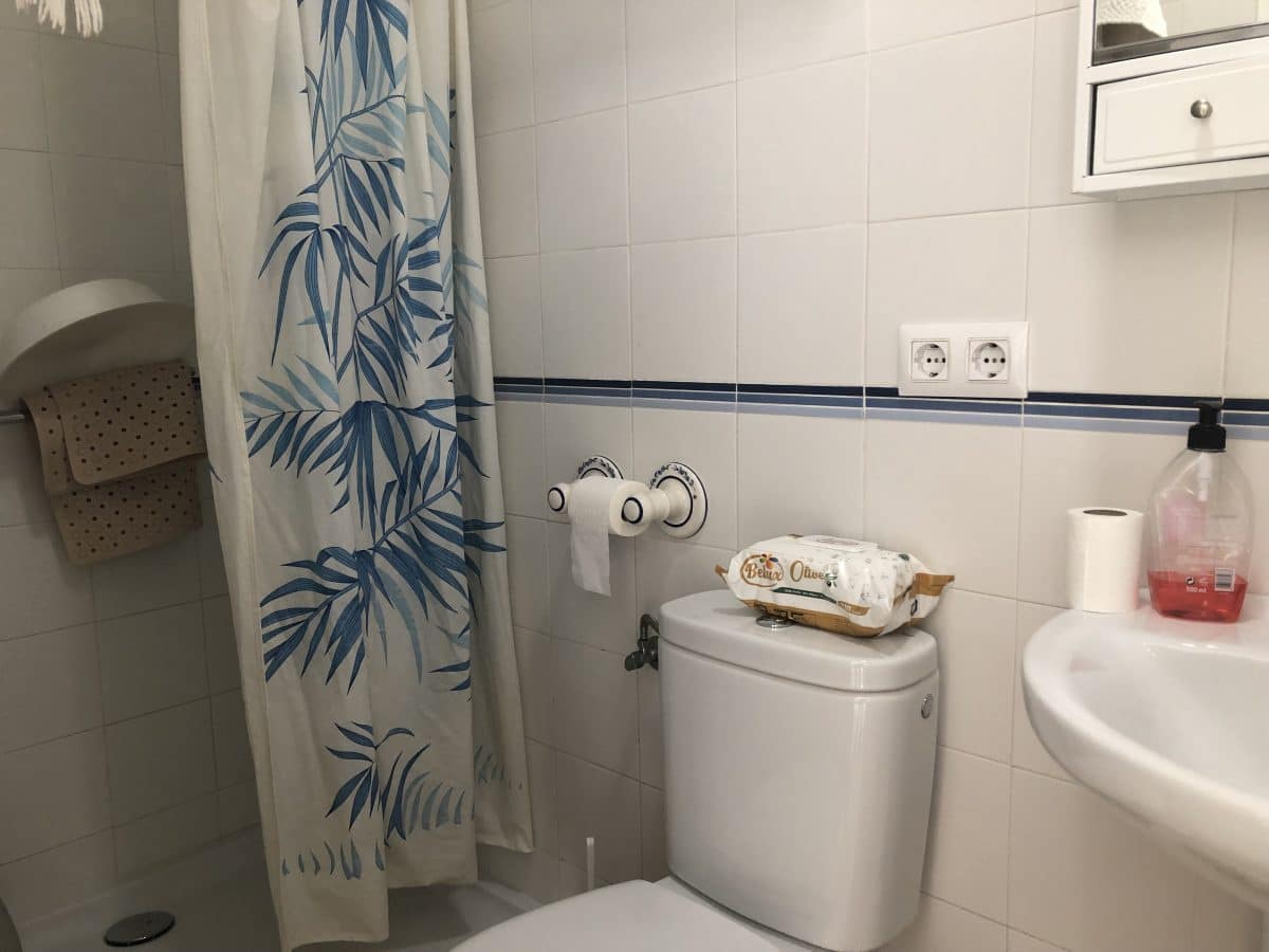 4 bedroom Townhouse for sale in Olvera - € 62,000 (Ref: 6382285)