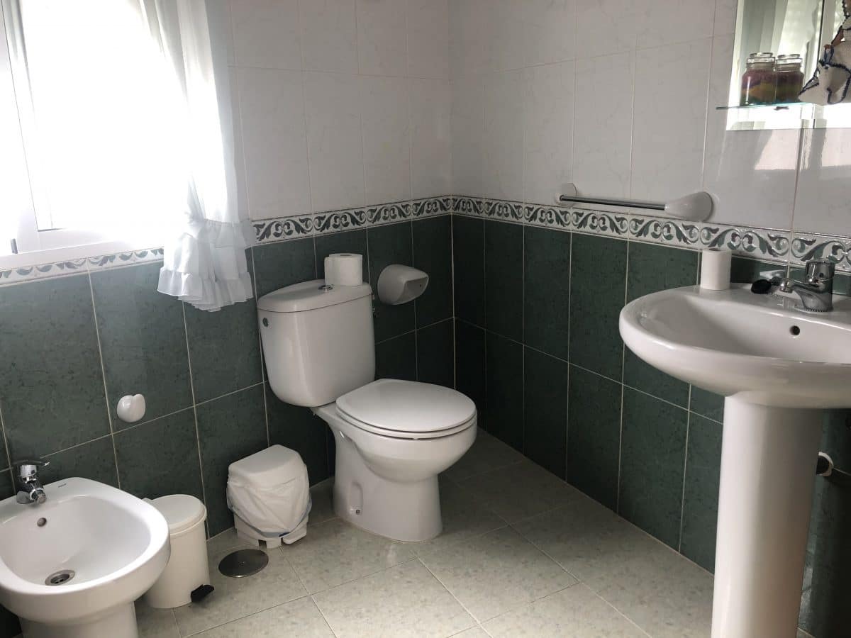 4 bedroom Townhouse for sale in Olvera - € 62,000 (Ref: 6382285)