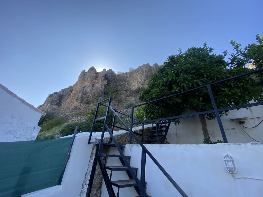 5 soveværelse Lejlighed til salg i Zahara de la Sierra - € 160.000 (Ref: 7695482)