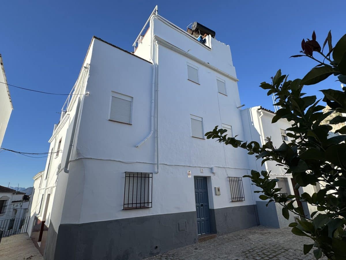 3 bedroom Townhouse for sale in Olvera - € 65,000 (Ref: 7921597)