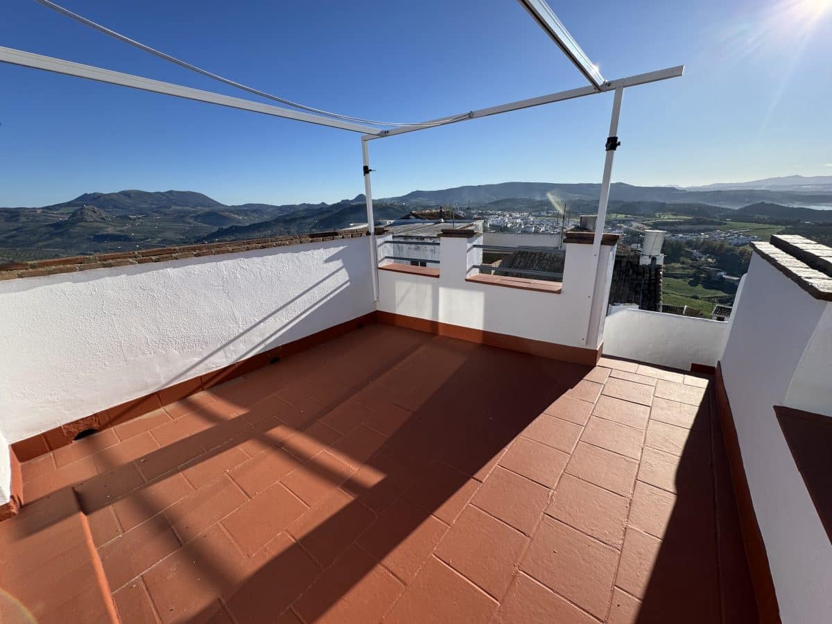 3 bedroom Townhouse for sale in Olvera - € 65,000 (Ref: 7921597)