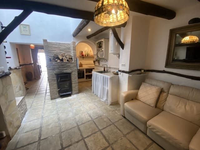 4 bedroom Townhouse for sale in Olvera with pool - € 99,500 (Ref: 8202441)