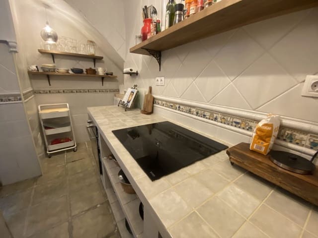 4 bedroom Townhouse for sale in Olvera with pool - € 99,500 (Ref: 8202441)