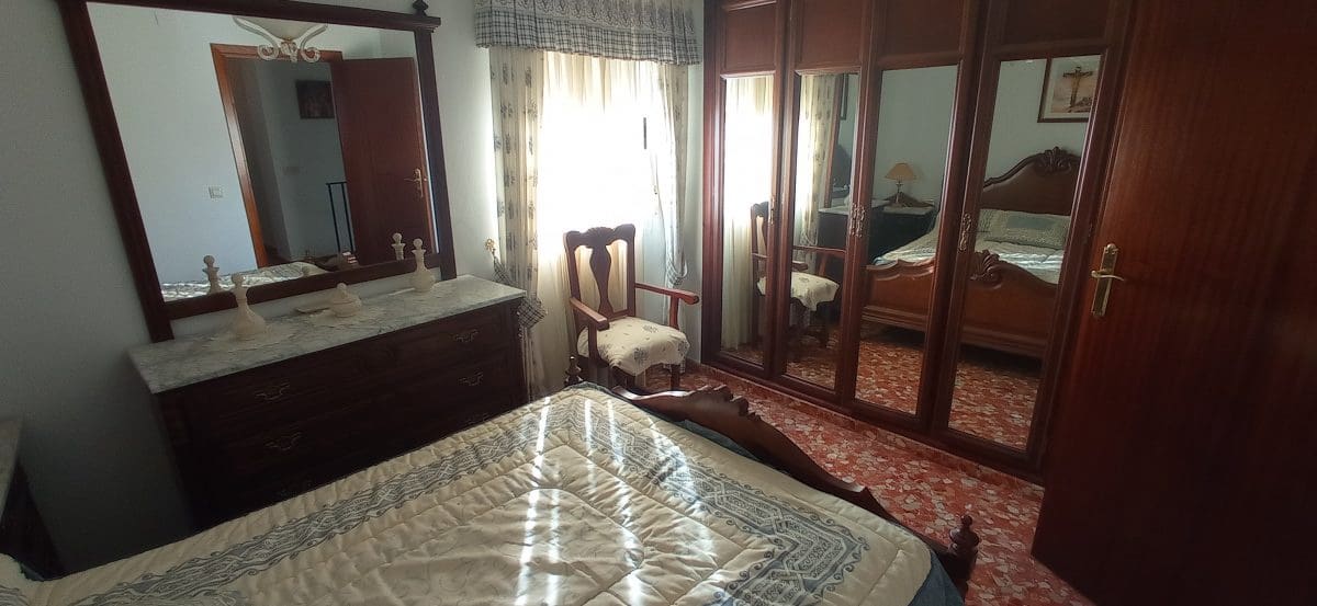 3 makuuhuone Omakotitalo myytävänä paikassa Olvera - 88 000 € (Ref: 8303257)