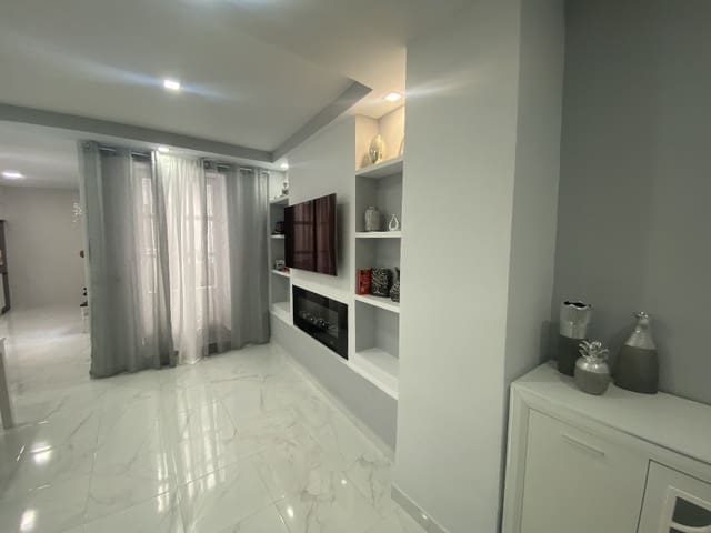 3 makuuhuone Omakotitalo myytävänä paikassa Olvera - 160 000 € (Ref: 8303263)