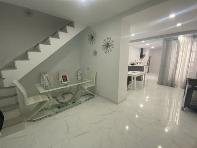 3 makuuhuone Omakotitalo myytävänä paikassa Olvera - 160 000 € (Ref: 8303263)