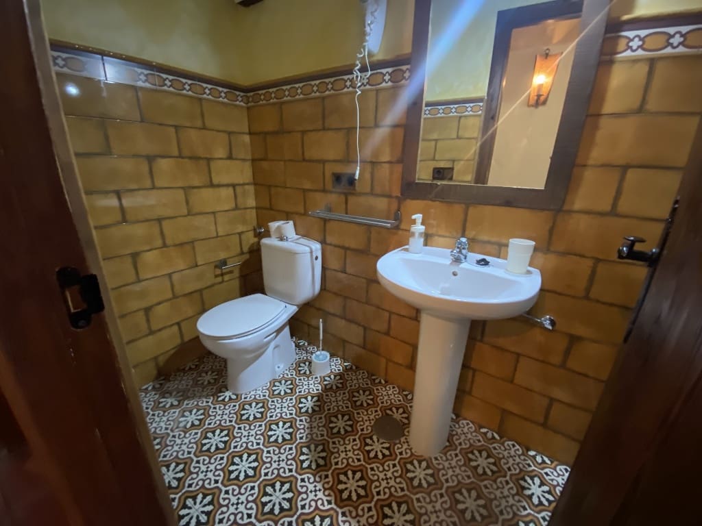 7 soveværelse Virksomhed til salg i Zahara de la Sierra - € 420.000 (Ref: 8303269)