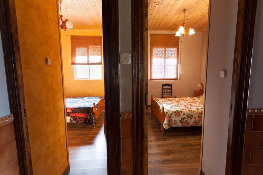 7 soveværelse Virksomhed til salg i Zahara de la Sierra - € 420.000 (Ref: 8303269)