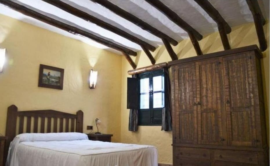 7 soveværelse Virksomhed til salg i Zahara de la Sierra - € 420.000 (Ref: 8303269)