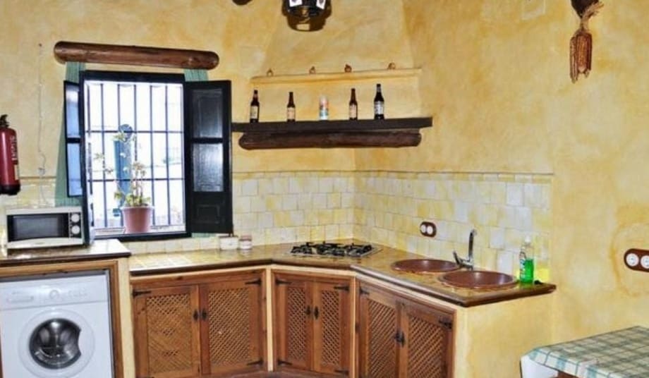 7 soveværelse Virksomhed til salg i Zahara de la Sierra - € 420.000 (Ref: 8303269)