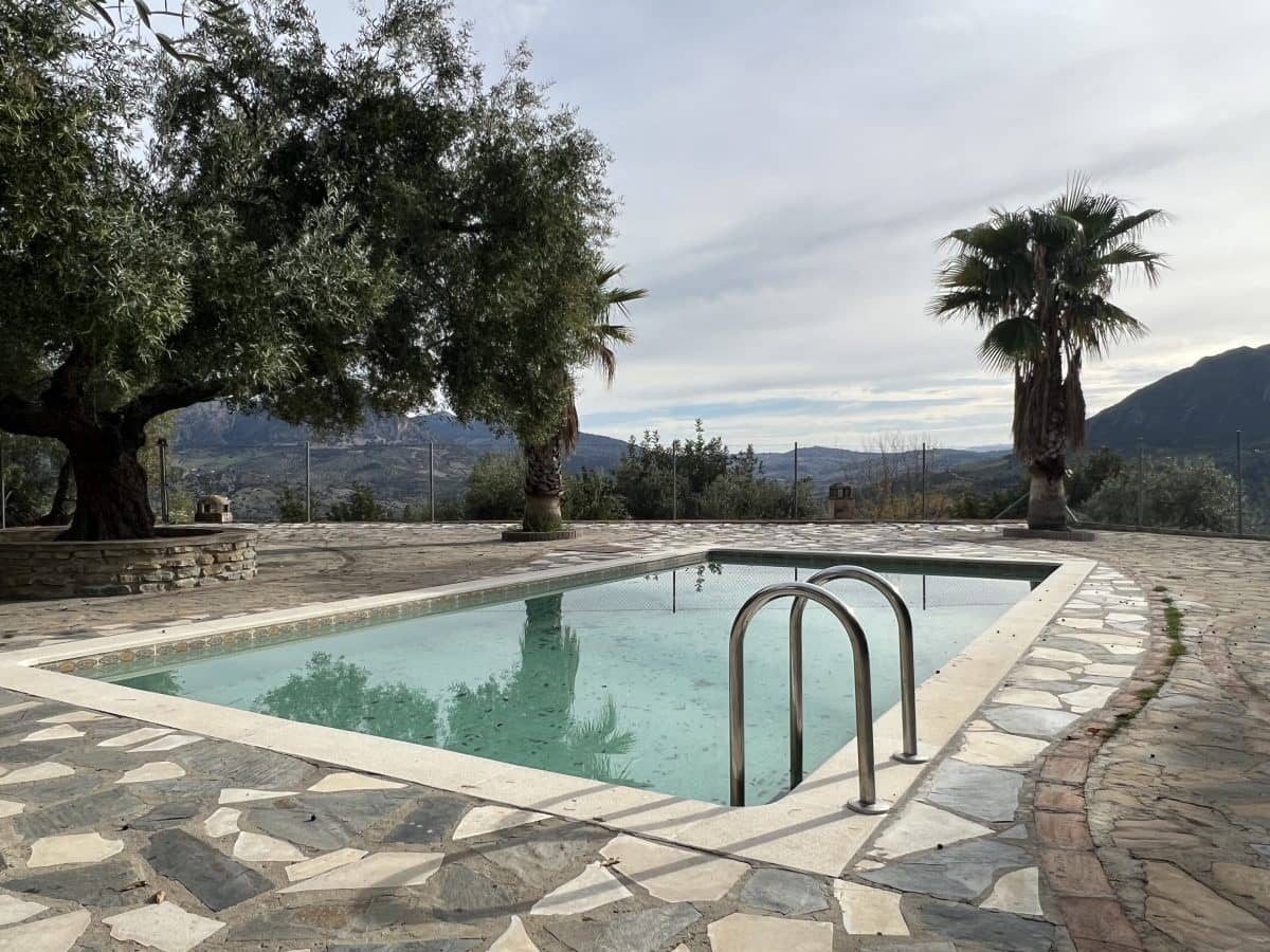 4 quarto Moradia para venda em Zahara de la Sierra com piscina - 530 000 € (Ref: 8303271)