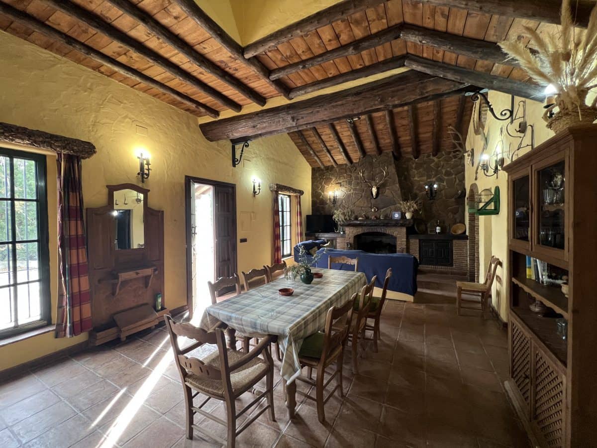 4 quarto Moradia para venda em Zahara de la Sierra com piscina - 530 000 € (Ref: 8303271)