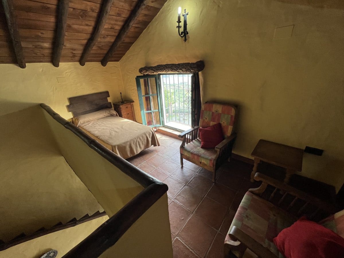 4 quarto Moradia para venda em Zahara de la Sierra com piscina - 530 000 € (Ref: 8303271)