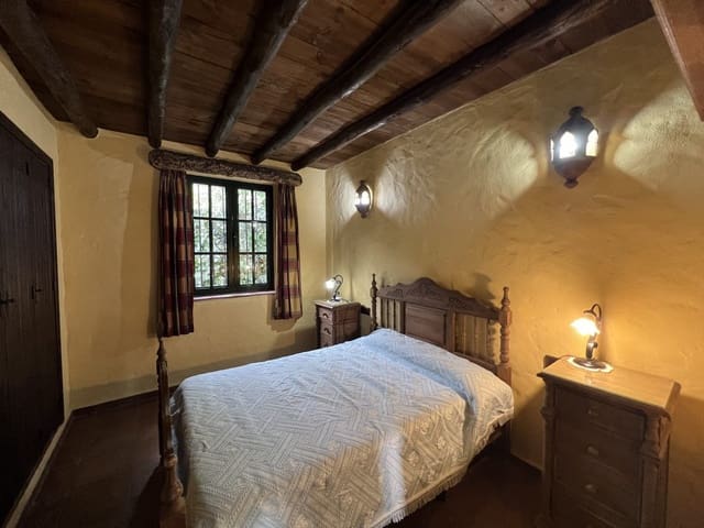 4 slaapkamer Villa te koop in Zahara de la Sierra met zwembad - € 530.000 (Ref: 8303271)