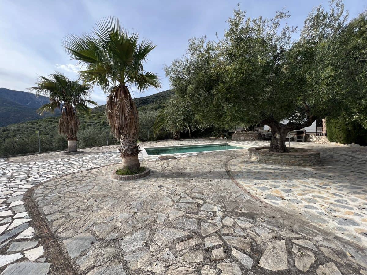 4 quarto Moradia para venda em Zahara de la Sierra com piscina - 530 000 € (Ref: 8303271)