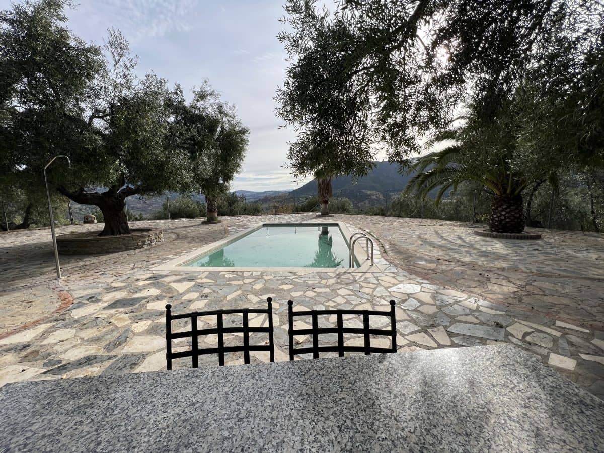 4 quarto Moradia para venda em Zahara de la Sierra com piscina - 530 000 € (Ref: 8303271)