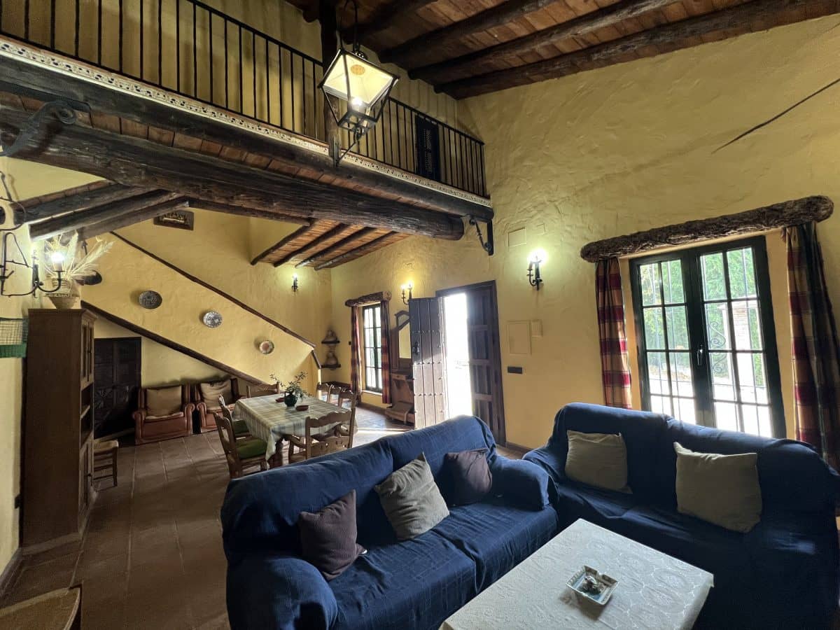 4 quarto Moradia para venda em Zahara de la Sierra com piscina - 530 000 € (Ref: 8303271)