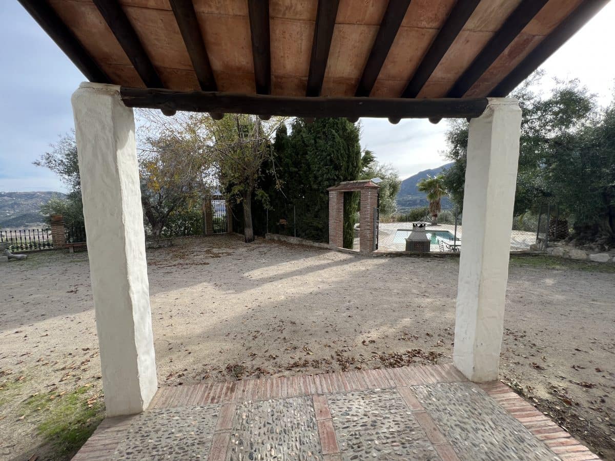 4 quarto Moradia para venda em Zahara de la Sierra com piscina - 530 000 € (Ref: 8303271)
