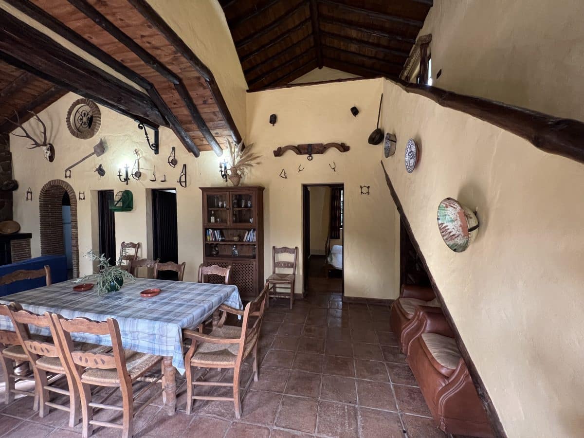 4 quarto Moradia para venda em Zahara de la Sierra com piscina - 530 000 € (Ref: 8303271)