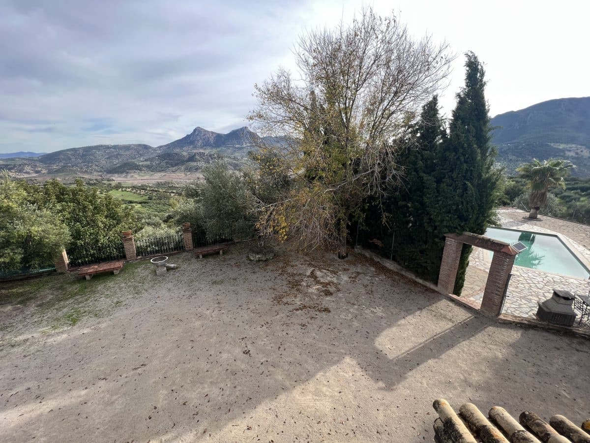 4 quarto Moradia para venda em Zahara de la Sierra com piscina - 530 000 € (Ref: 8303271)