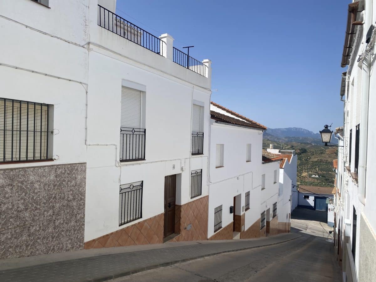 3 quarto Casa em Banda para venda em Olvera - 72 000 € (Ref: 8332709)