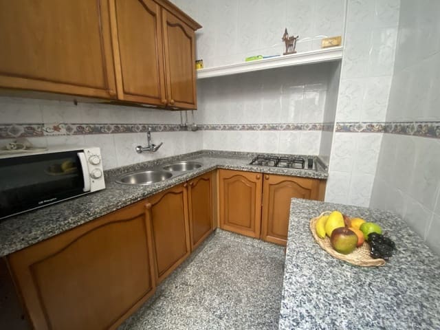 Casa de 4 habitaciones en Olvera en venta - 89.500 € (Ref: 8530882)