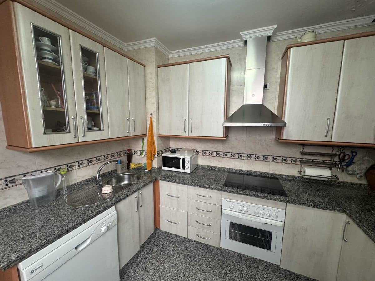 5 bedroom Townhouse for sale in Olvera - € 129,000 (Ref: 8577185)