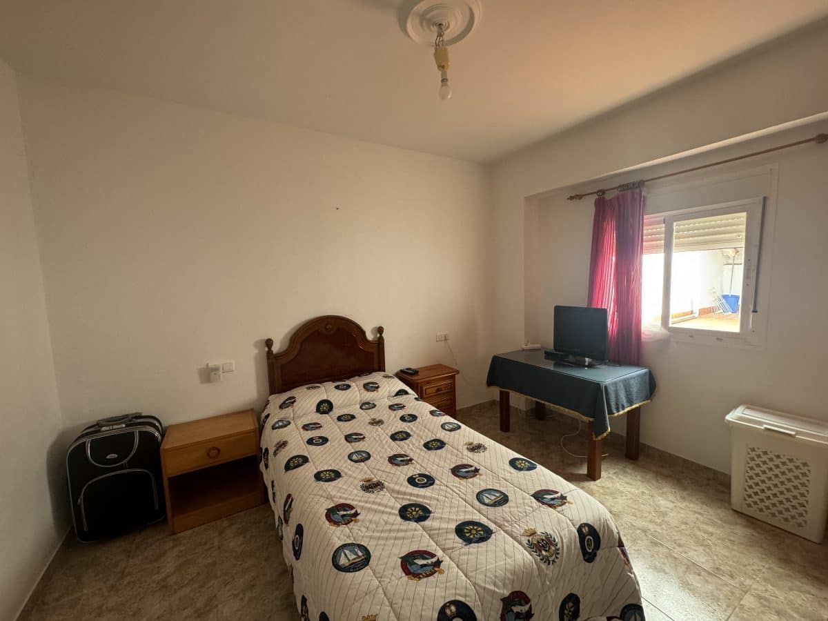 5 bedroom Townhouse for sale in Olvera - € 129,000 (Ref: 8577185)