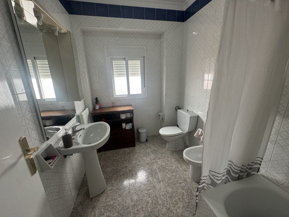 5 bedroom Townhouse for sale in Olvera - € 129,000 (Ref: 8577185)