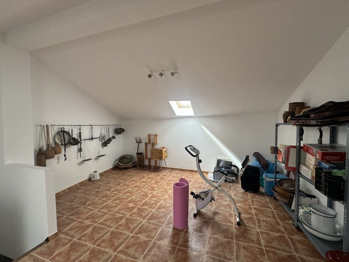 5 bedroom Townhouse for sale in Olvera - € 129,000 (Ref: 8577185)