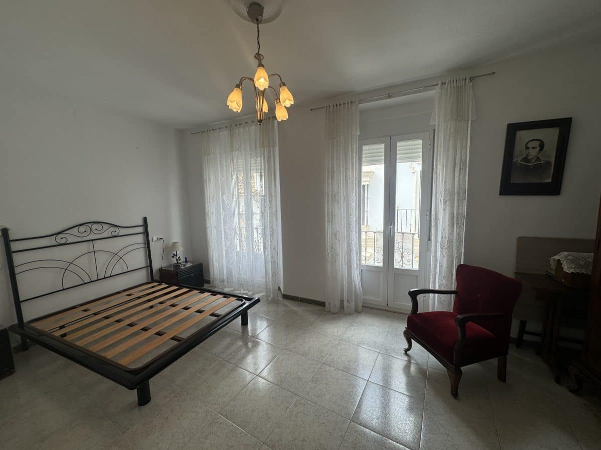 5 bedroom Townhouse for sale in Olvera - € 129,000 (Ref: 8577185)