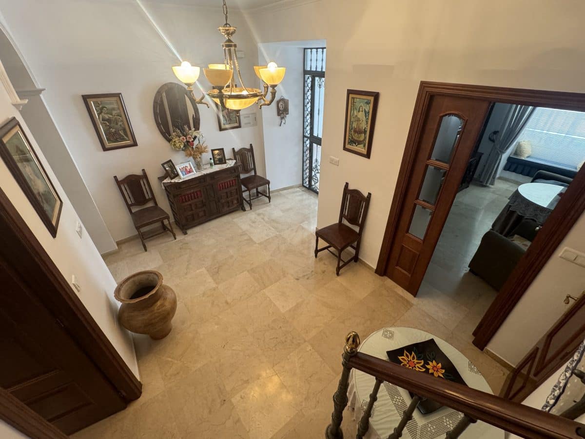 5 bedroom Townhouse for sale in Olvera - € 129,000 (Ref: 8577185)