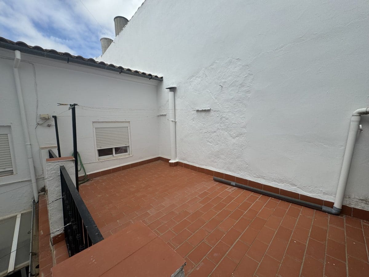 5 bedroom Townhouse for sale in Olvera - € 129,000 (Ref: 8577185)