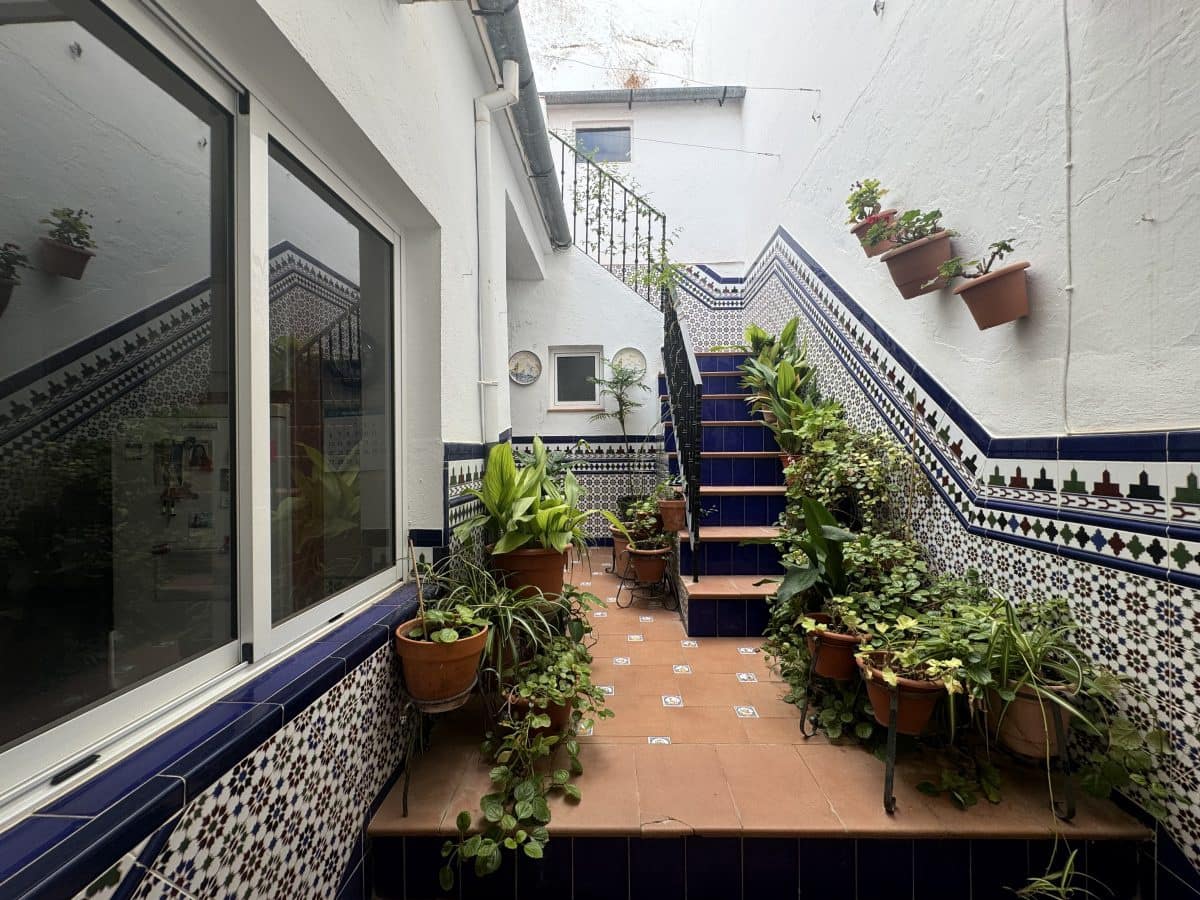 5 bedroom Townhouse for sale in Olvera - € 129,000 (Ref: 8577185)