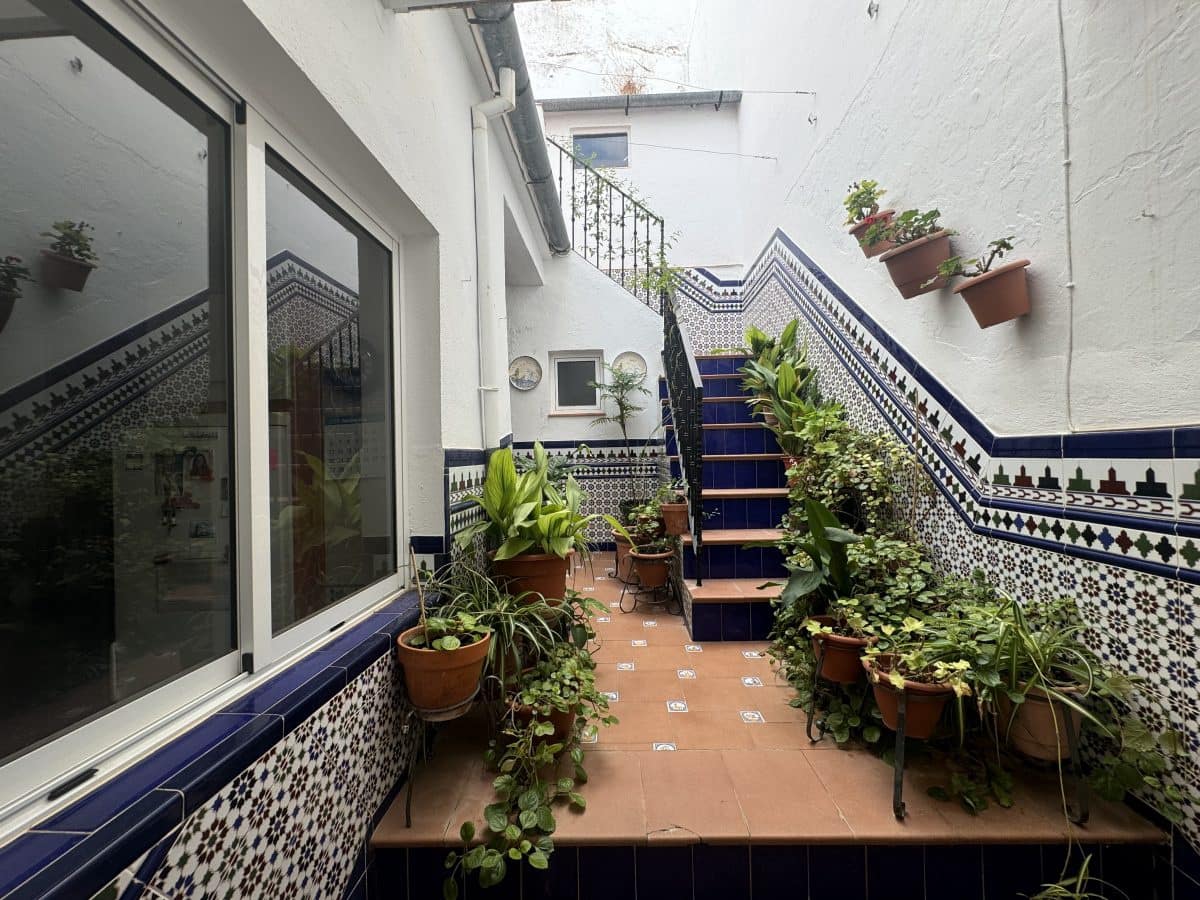 5 bedroom Townhouse for sale in Olvera - € 129,000 (Ref: 8577185)