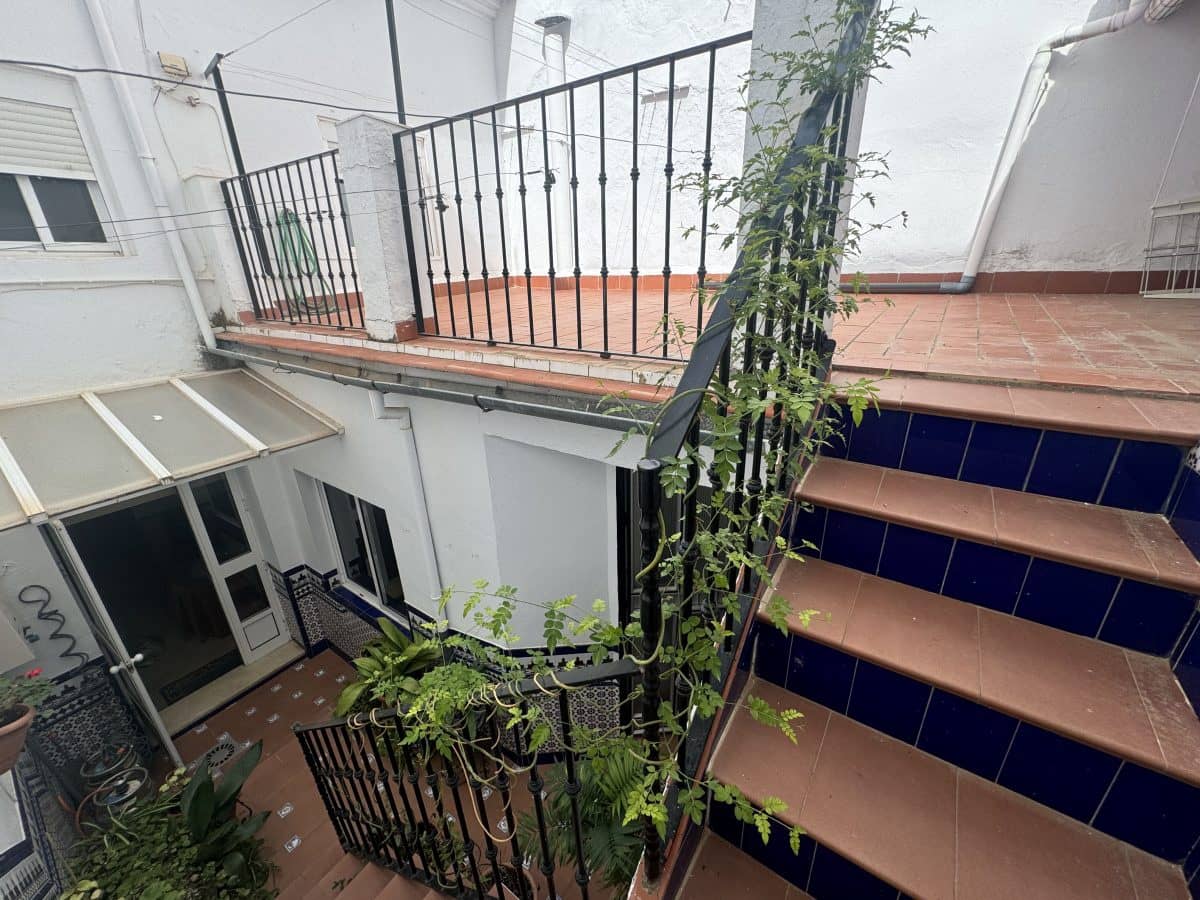 5 bedroom Townhouse for sale in Olvera - € 129,000 (Ref: 8577185)