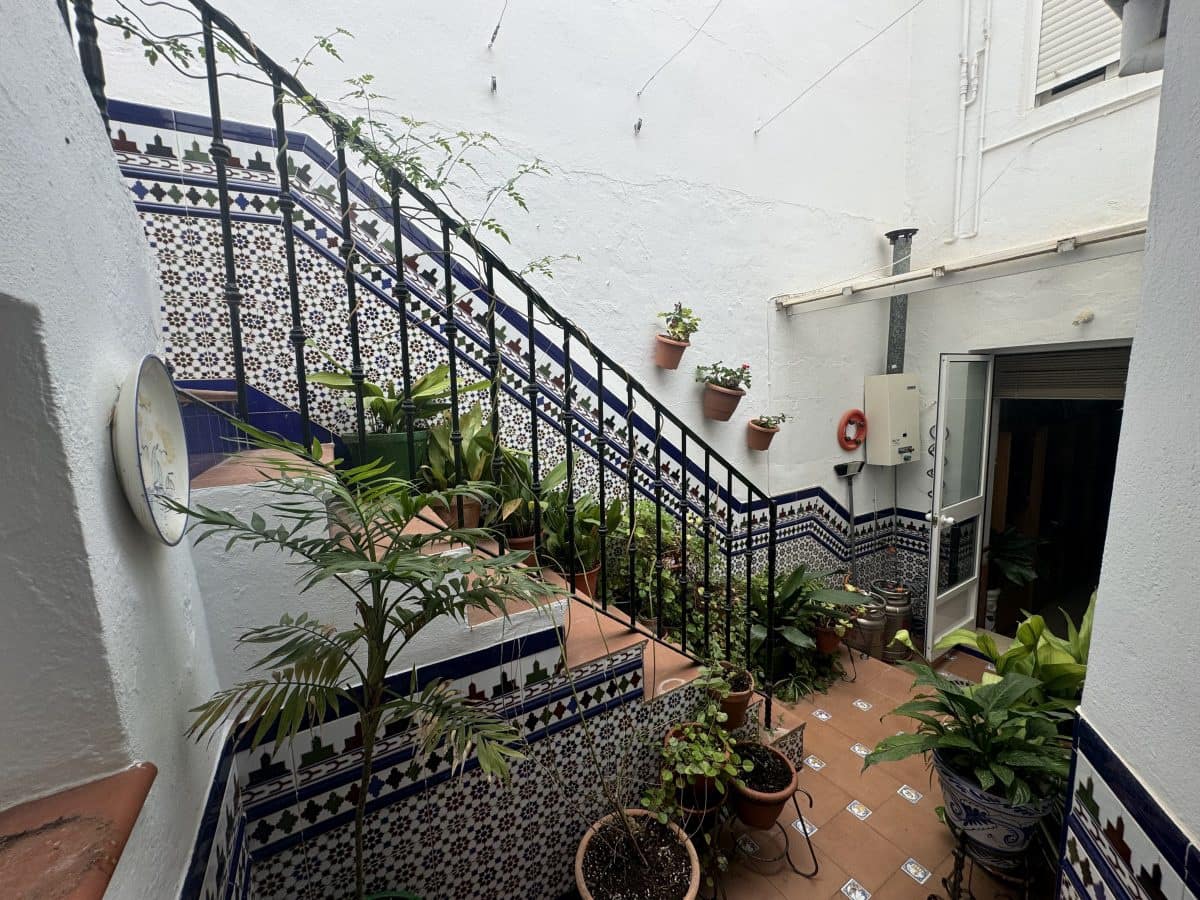 5 bedroom Townhouse for sale in Olvera - € 129,000 (Ref: 8577185)